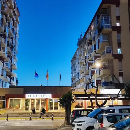 Hercules Paradise 531 Apartamento Con Vistas Al Mar Mediterraneo En Benalmadena A Pasos Del Centro Y Su Vibrante Zona Comercial Disfruta De Una Experiencia Unica En La Costa Del Sol Malaga Andalucia Well-Connected To The Airport Eksteriør billede