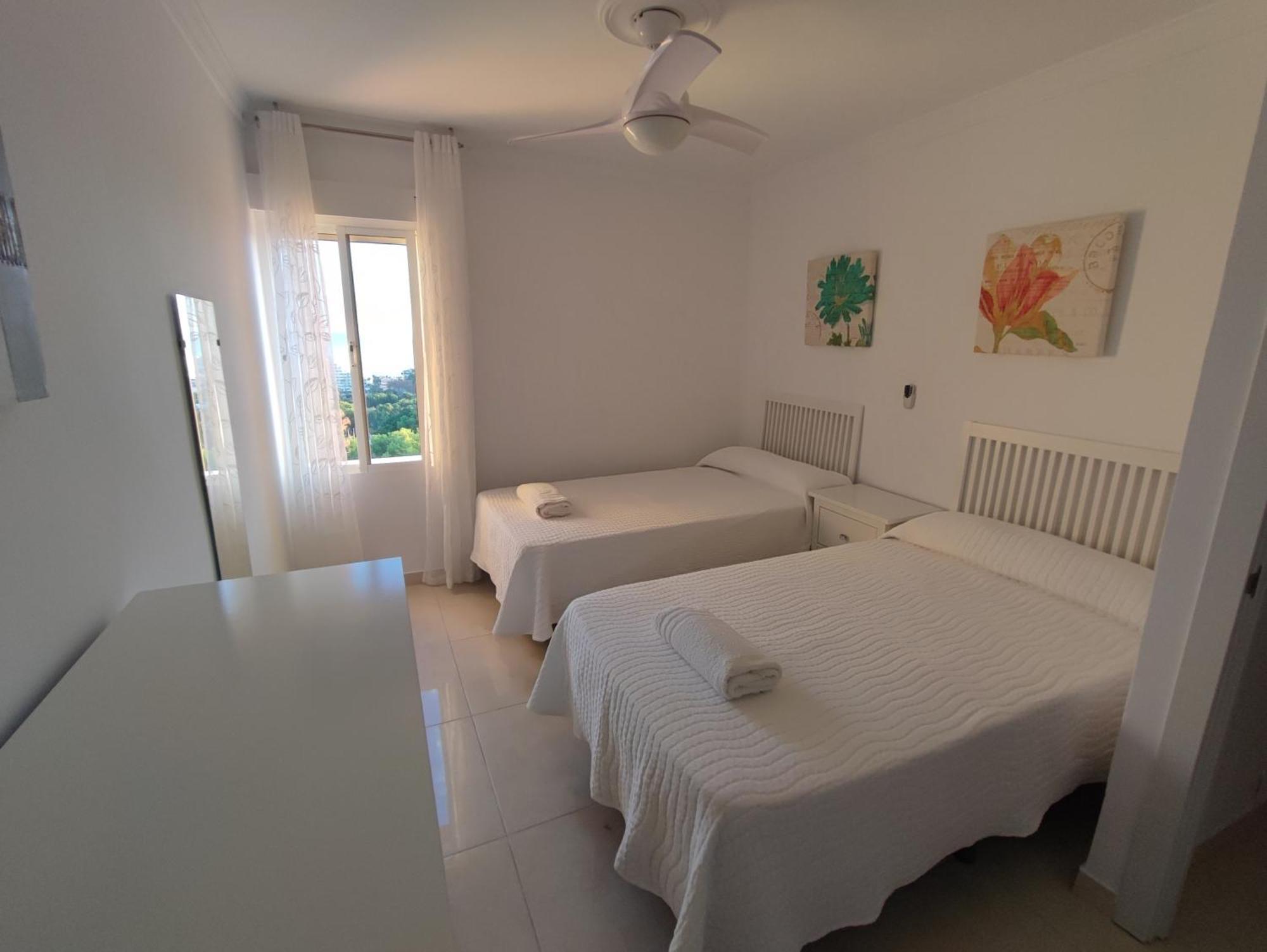 Hercules Paradise 531 Apartamento Con Vistas Al Mar Mediterraneo En Benalmadena A Pasos Del Centro Y Su Vibrante Zona Comercial Disfruta De Una Experiencia Unica En La Costa Del Sol Malaga Andalucia Well-Connected To The Airport Eksteriør billede