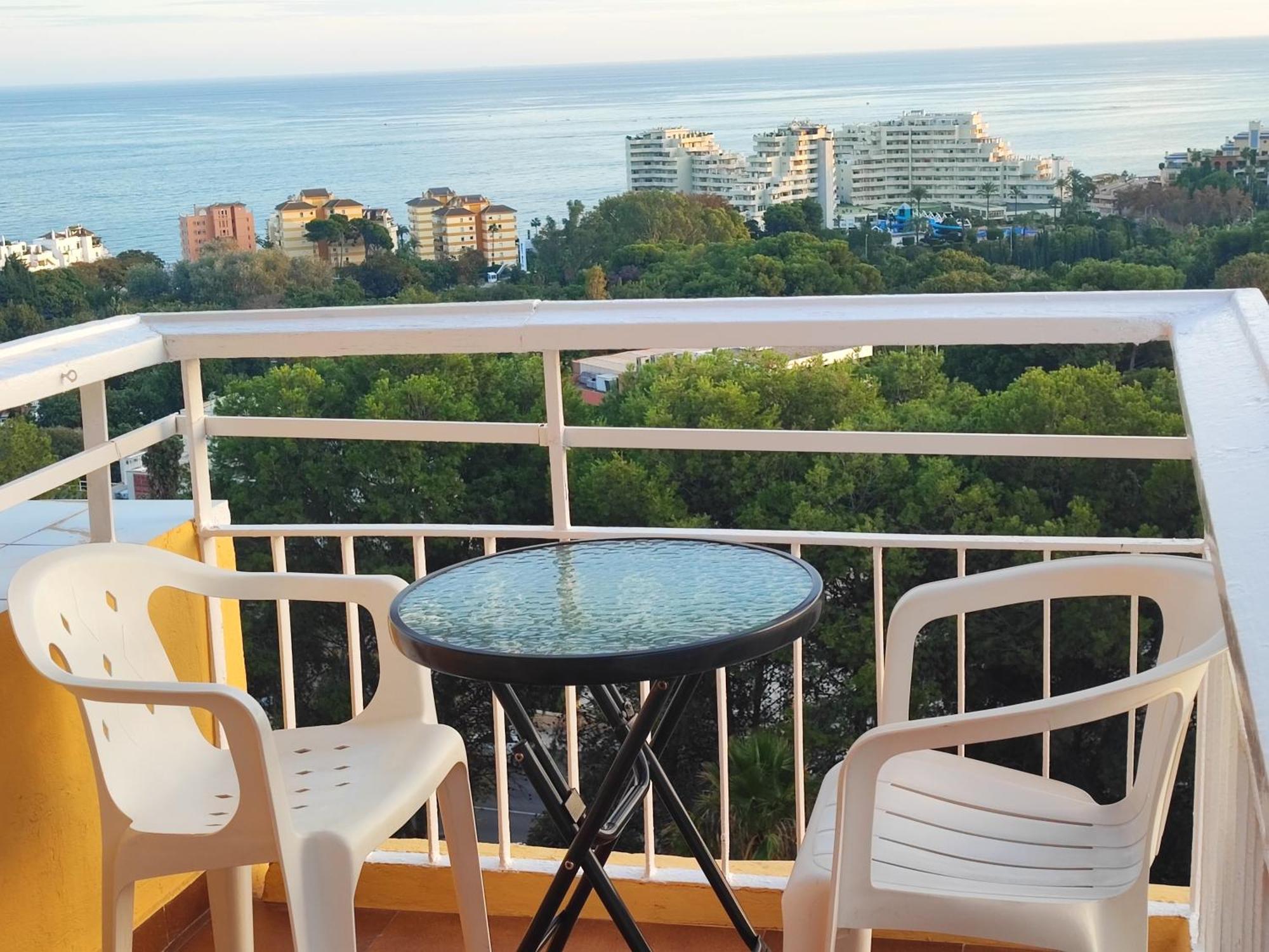 Hercules Paradise 531 Apartamento Con Vistas Al Mar Mediterraneo En Benalmadena A Pasos Del Centro Y Su Vibrante Zona Comercial Disfruta De Una Experiencia Unica En La Costa Del Sol Malaga Andalucia Well-Connected To The Airport Eksteriør billede